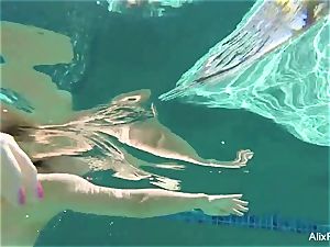 buxom blondes Alix and Cherie go thin dipping